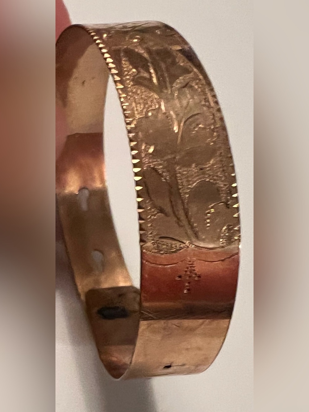 Rose Gold color Authentic vintage Etched “Victorian belt” Bracelet as-is Bangle - Picture 5 of 14